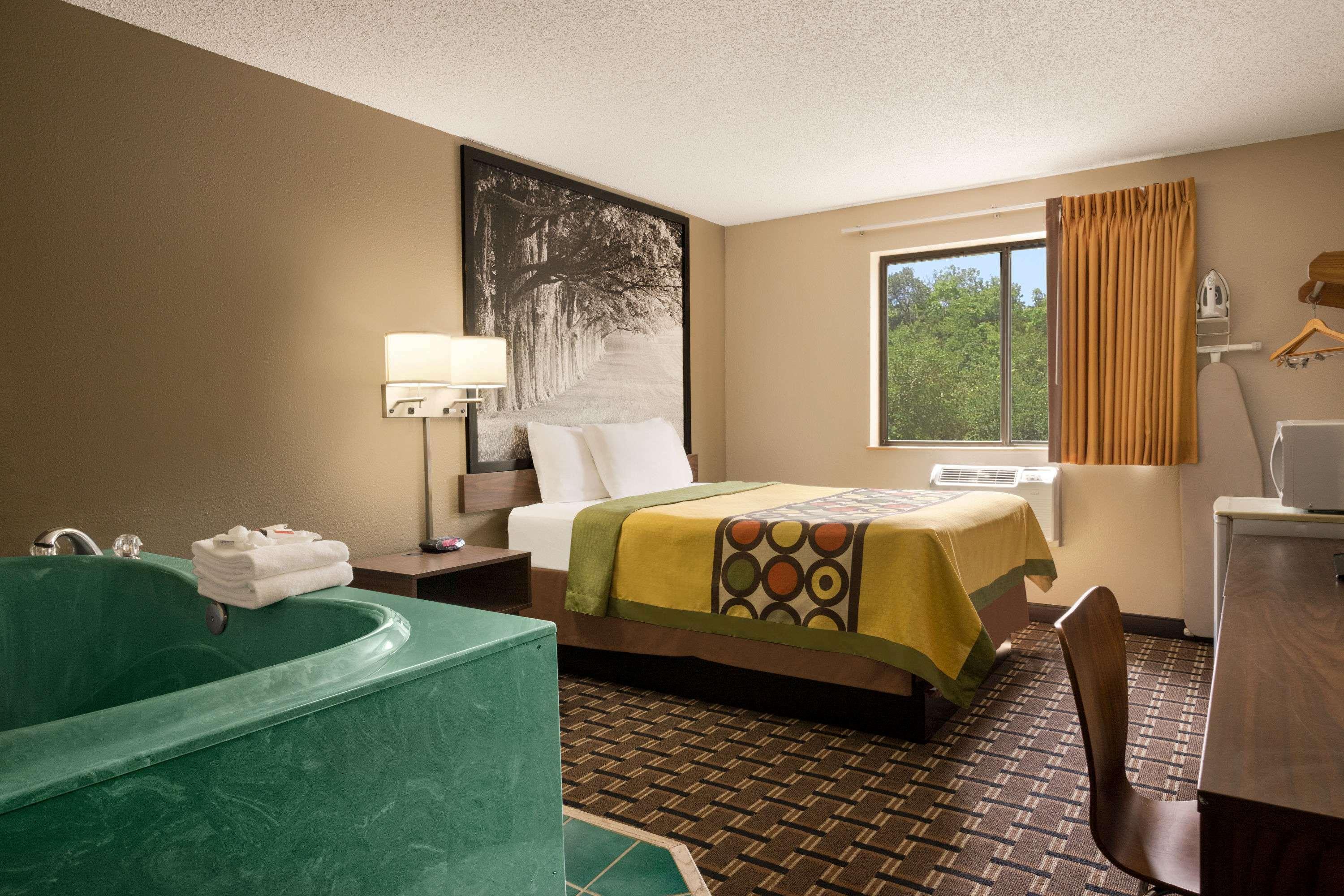 ซูเปอร์ 8 บาย วินด์แฮม เมย์ฟิลด์ Hotel Mayfield ภายนอก รูปภาพ
