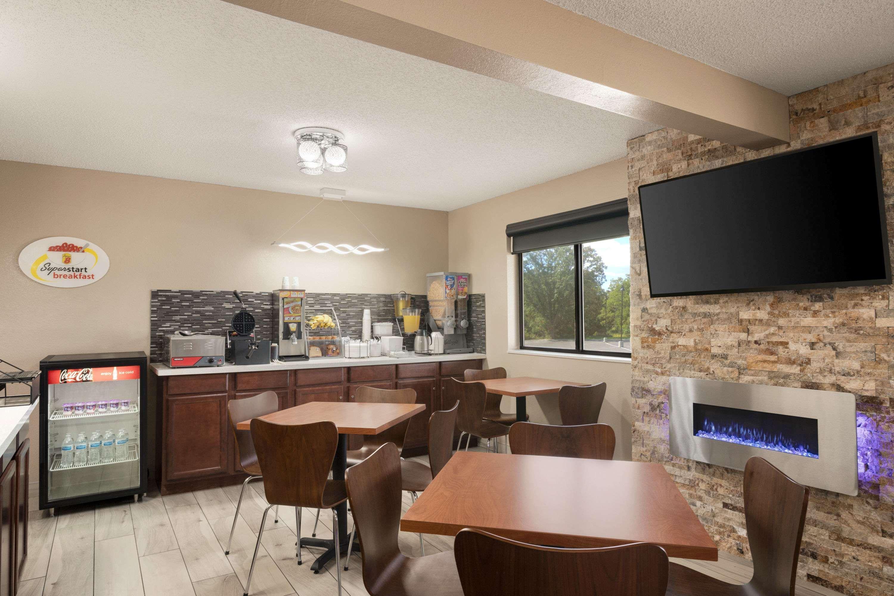 ซูเปอร์ 8 บาย วินด์แฮม เมย์ฟิลด์ Hotel Mayfield ภายนอก รูปภาพ