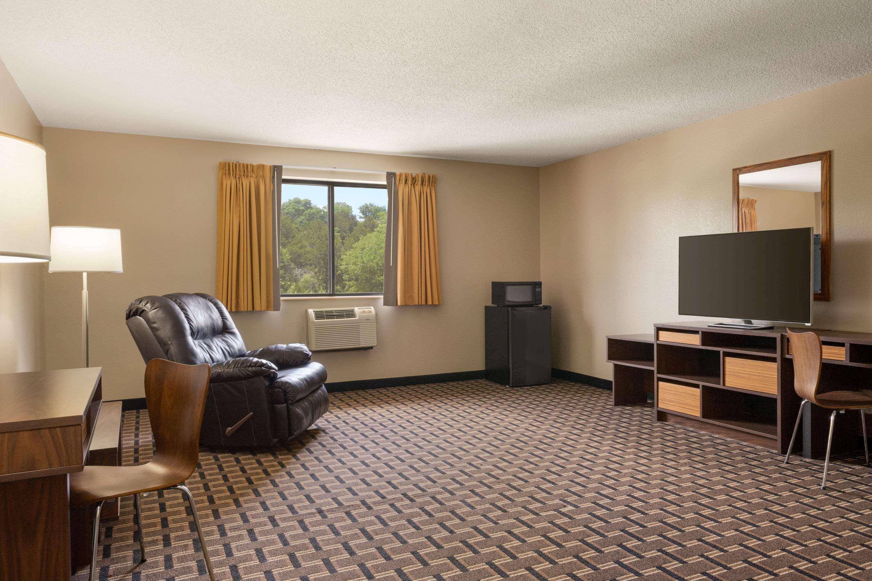 ซูเปอร์ 8 บาย วินด์แฮม เมย์ฟิลด์ Hotel Mayfield ภายนอก รูปภาพ