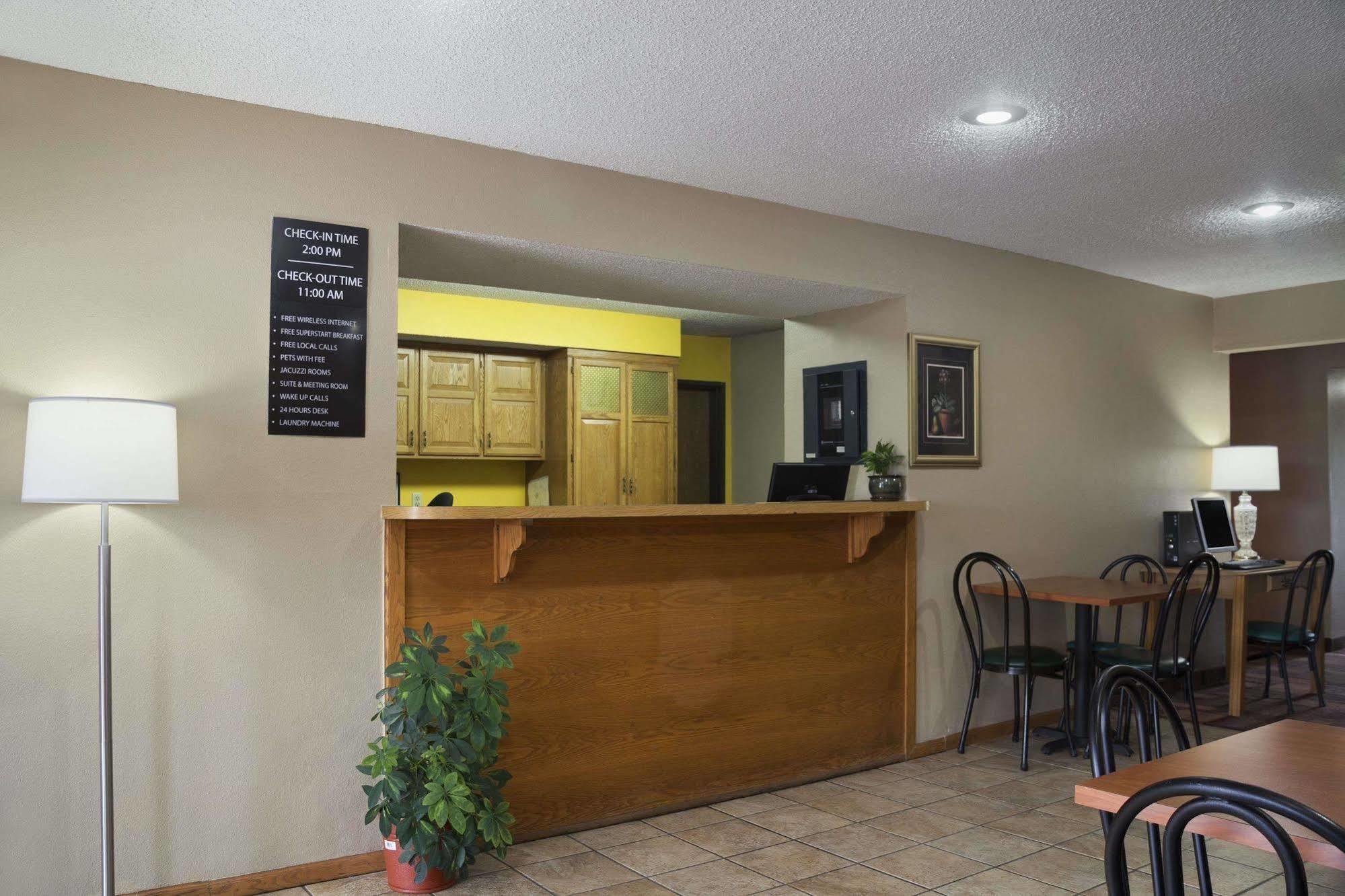 ซูเปอร์ 8 บาย วินด์แฮม เมย์ฟิลด์ Hotel Mayfield ภายนอก รูปภาพ