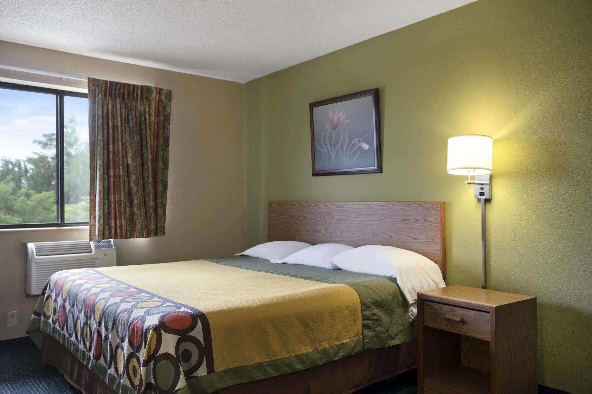 ซูเปอร์ 8 บาย วินด์แฮม เมย์ฟิลด์ Hotel Mayfield ภายนอก รูปภาพ