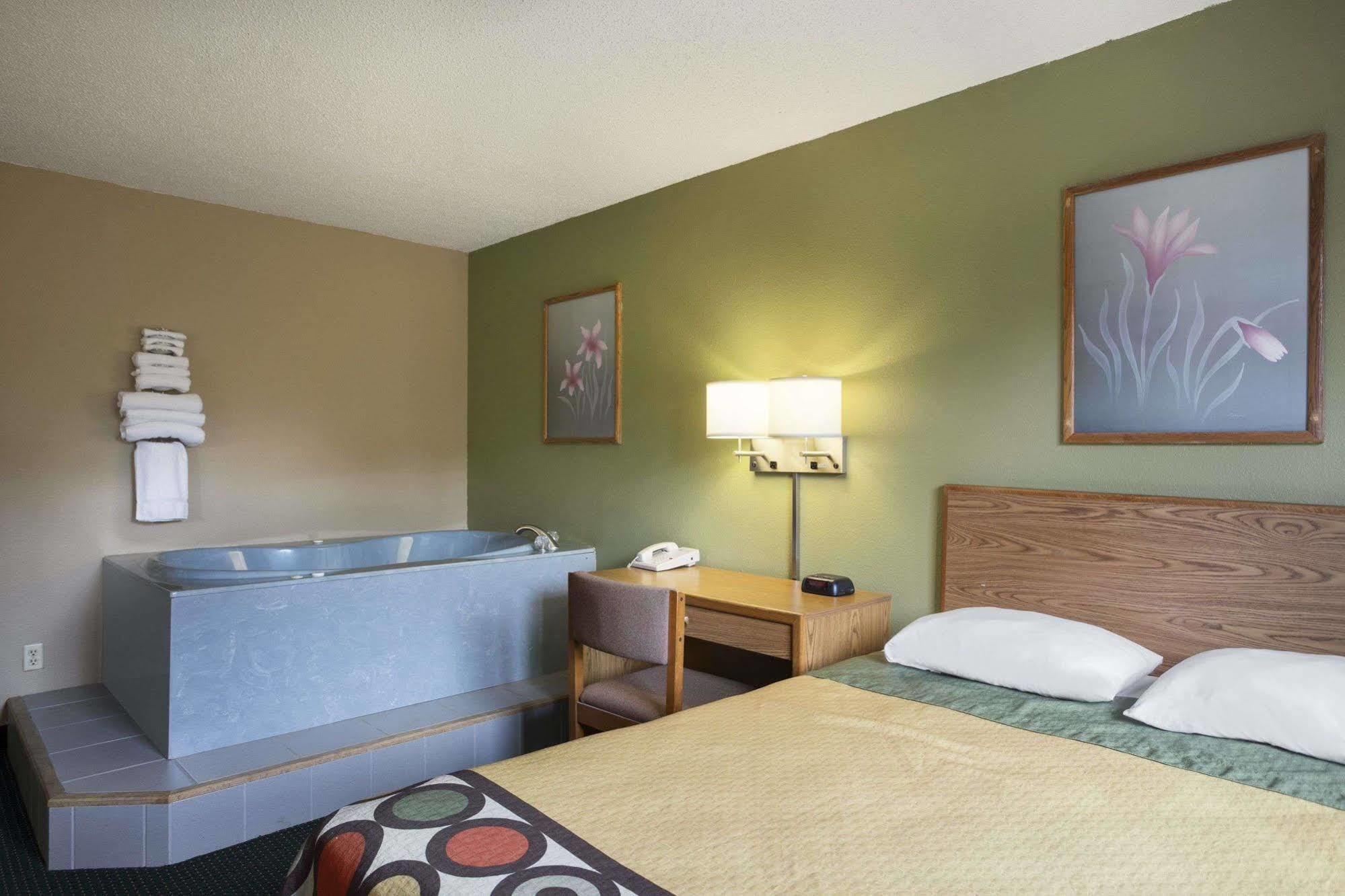 ซูเปอร์ 8 บาย วินด์แฮม เมย์ฟิลด์ Hotel Mayfield ภายนอก รูปภาพ