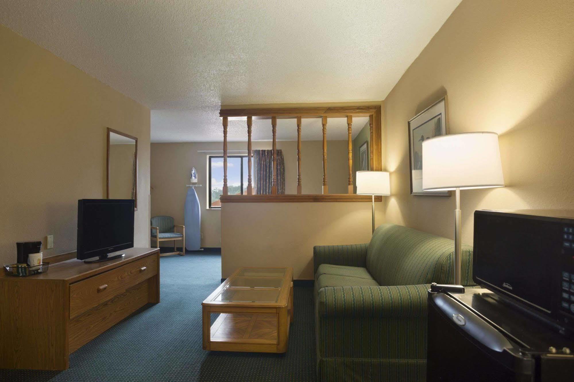 ซูเปอร์ 8 บาย วินด์แฮม เมย์ฟิลด์ Hotel Mayfield ภายนอก รูปภาพ